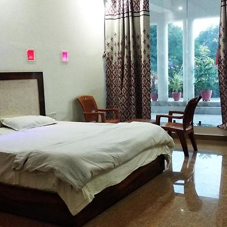 Radha Rani Mahal Khajuraho Hotell Exteriör bild