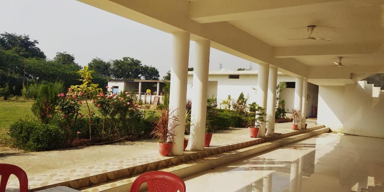 Radha Rani Mahal Khajuraho Hotell Exteriör bild
