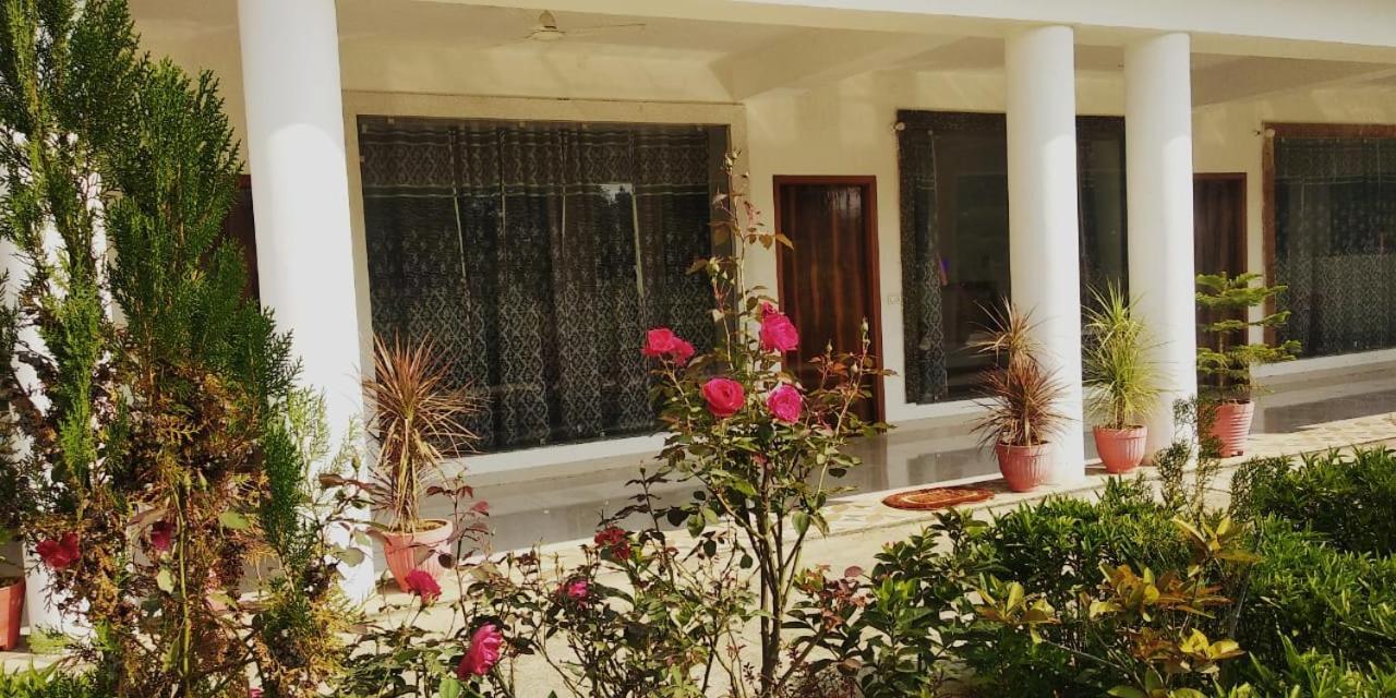 Radha Rani Mahal Khajuraho Hotell Exteriör bild