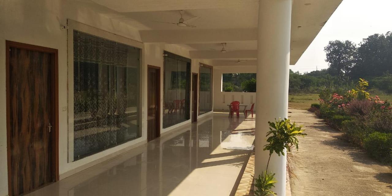Radha Rani Mahal Khajuraho Hotell Exteriör bild