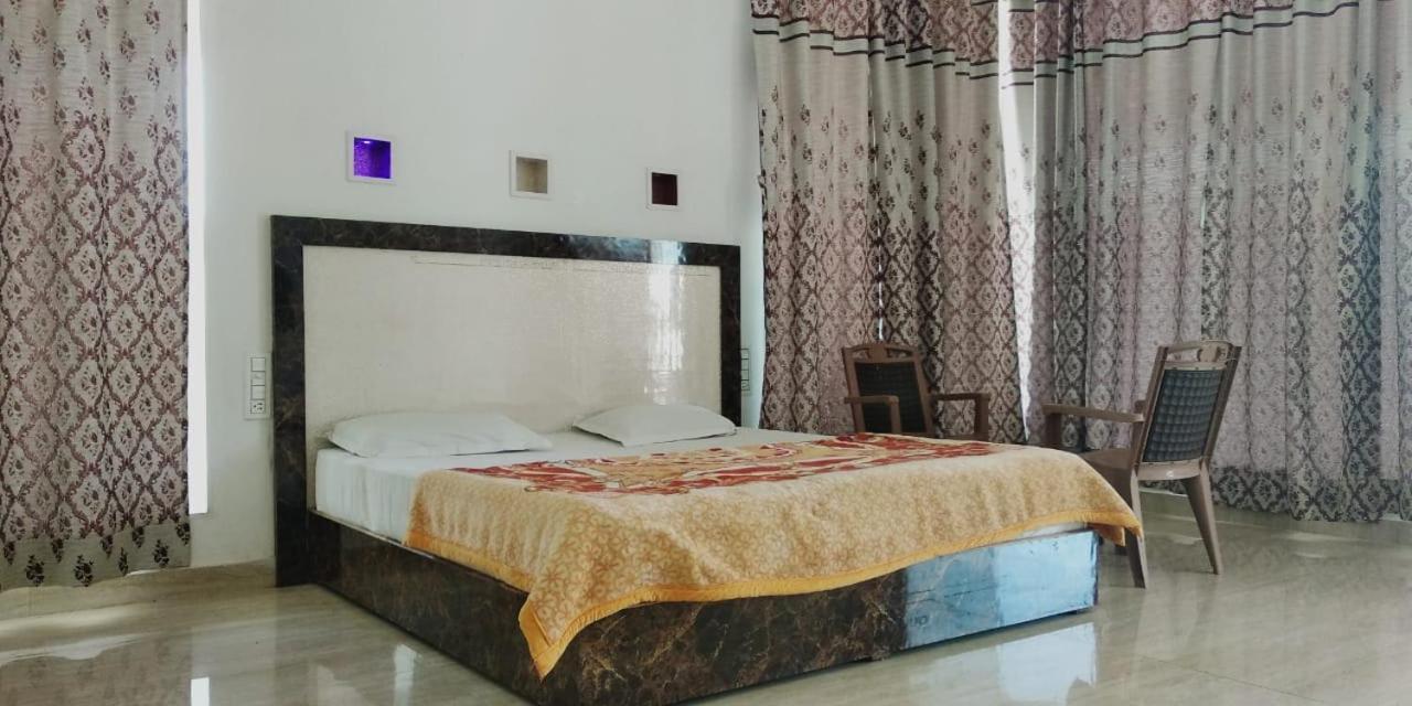 Radha Rani Mahal Khajuraho Hotell Exteriör bild