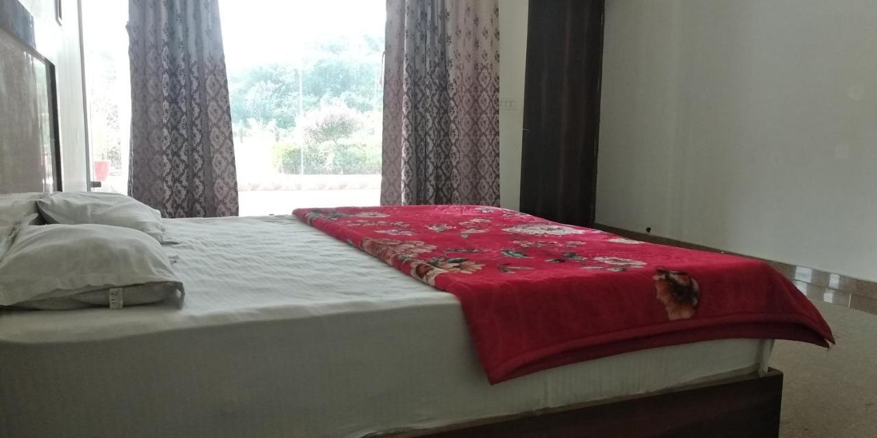 Radha Rani Mahal Khajuraho Hotell Exteriör bild