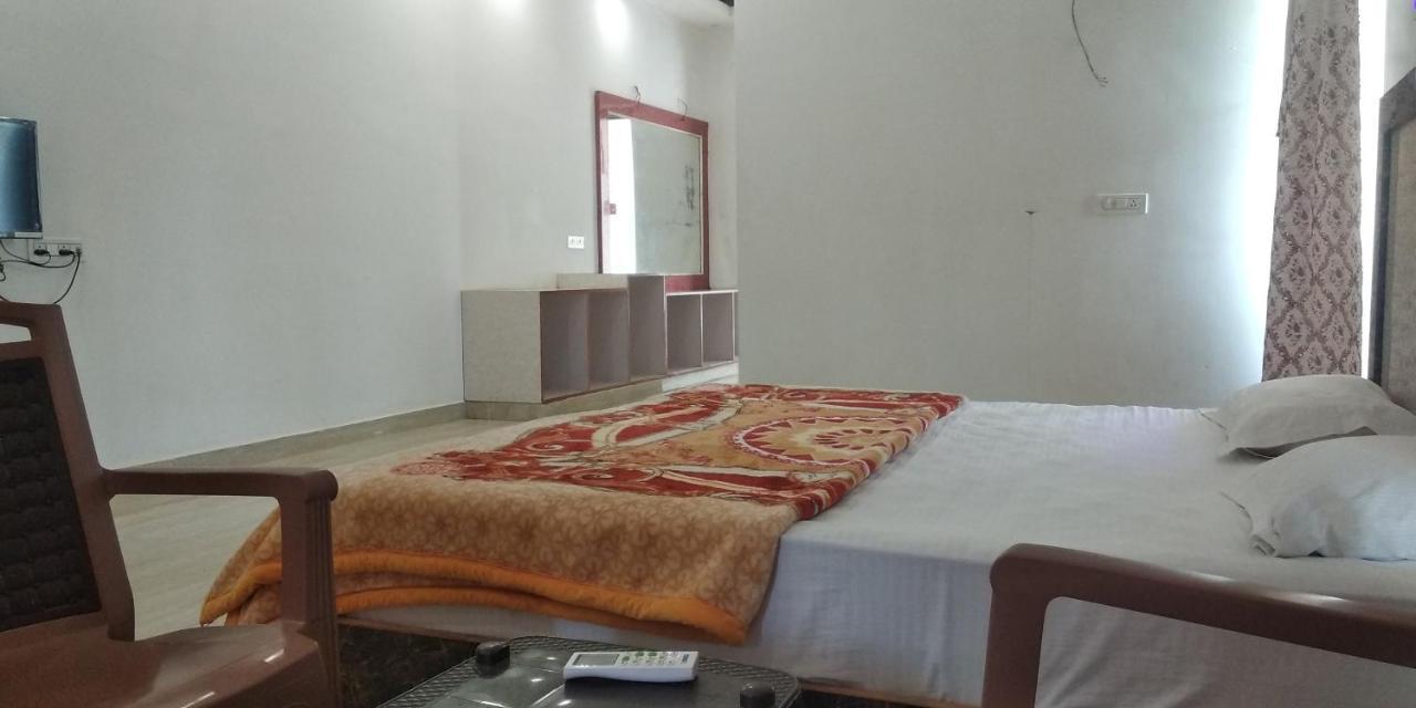 Radha Rani Mahal Khajuraho Hotell Exteriör bild