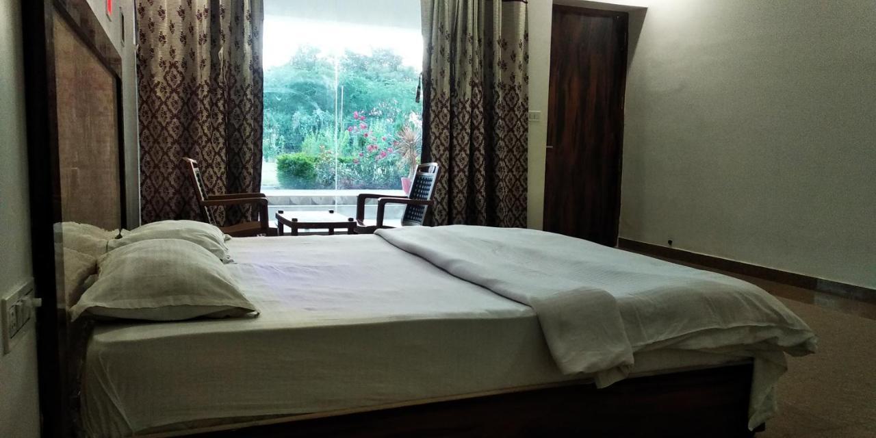 Radha Rani Mahal Khajuraho Hotell Exteriör bild
